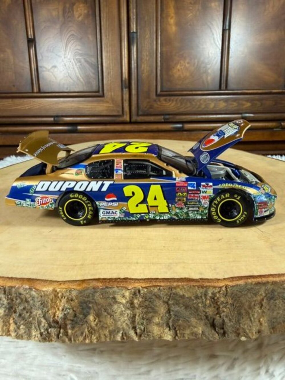 Vintage Jeff Gordon Pepsi Billion Dollar 2003 Monte Carlo Club Car 1:32 Scale - Picture 4 of 10